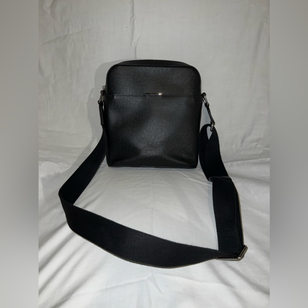 Louis Vuitton Crossbody Men’s Bag